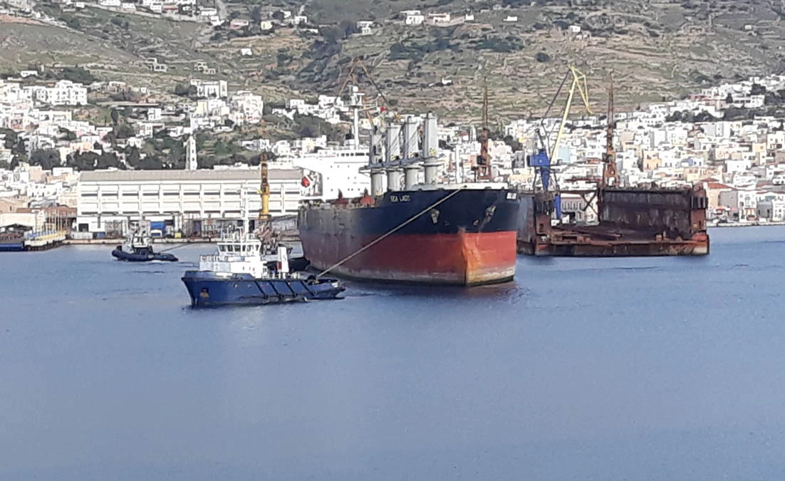 Αμερικανική «απόβαση» στο Νεώριο και σενάρια βοηθητικής βάσης της Σούδας – Ξανά σε λειτουργία τα Ναυπηγεία – Μπήκε για επισκευές το πρώτο πλοίο